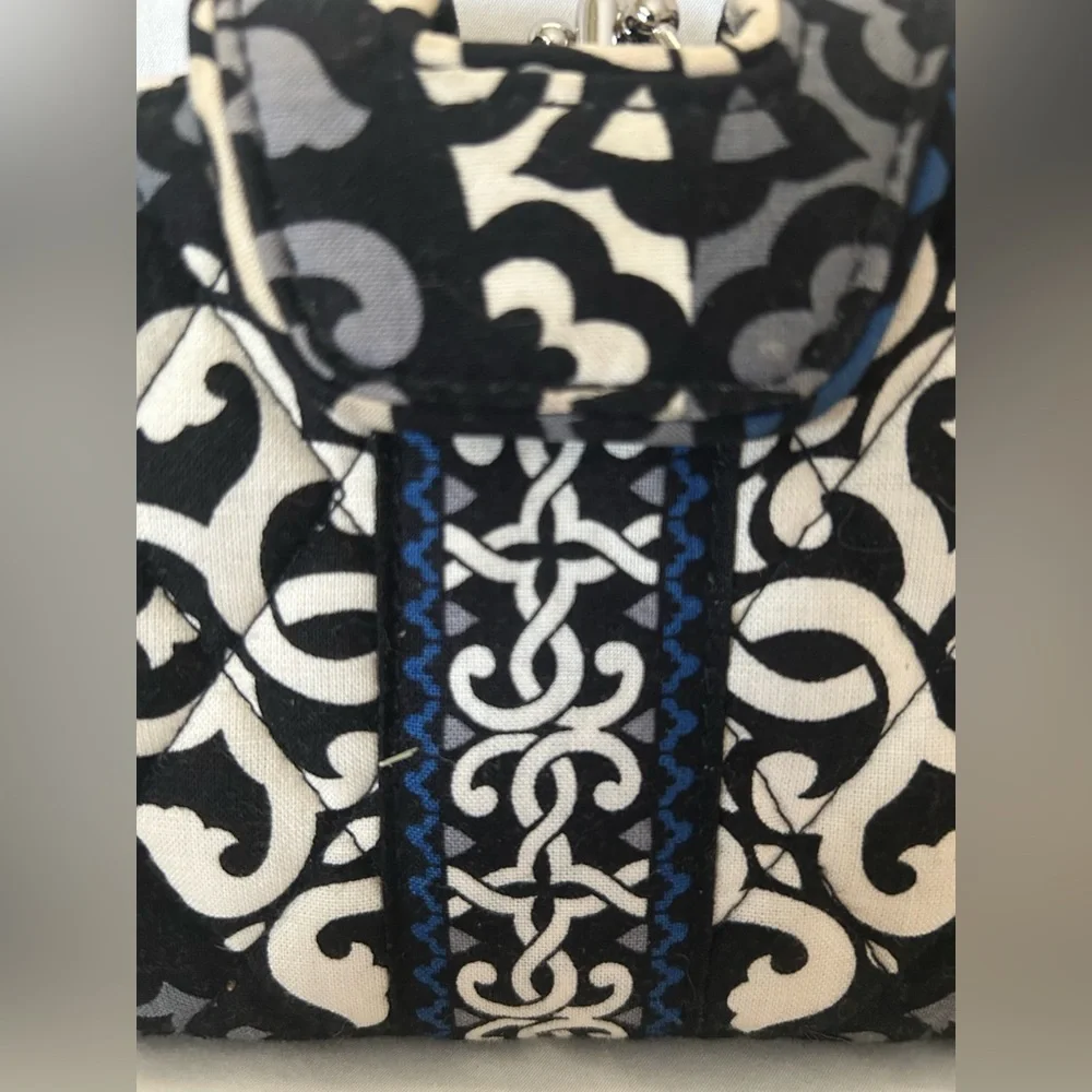 Vera Bradley Clutch Kiss N’ Snap Tab Wallet w/Kisslock Canterbury Blue. Great!